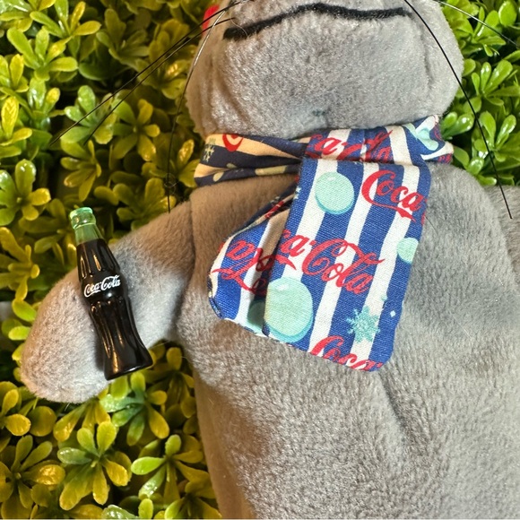 NWT Coca-Cola Vintage Gray Plush Beanie Seal with Red Hat and Scarf - Picture 7 of 7